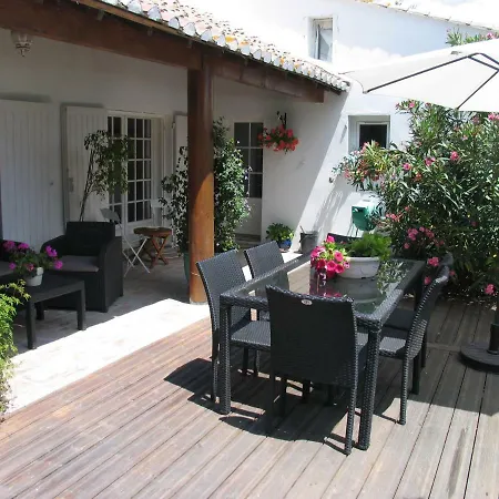 Holiday home Mas De Charme Les Pellegrins *